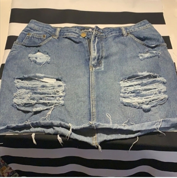 Boohoo Dresses & Skirts - BOOHOO Blue heavily distressed blue jean skirt